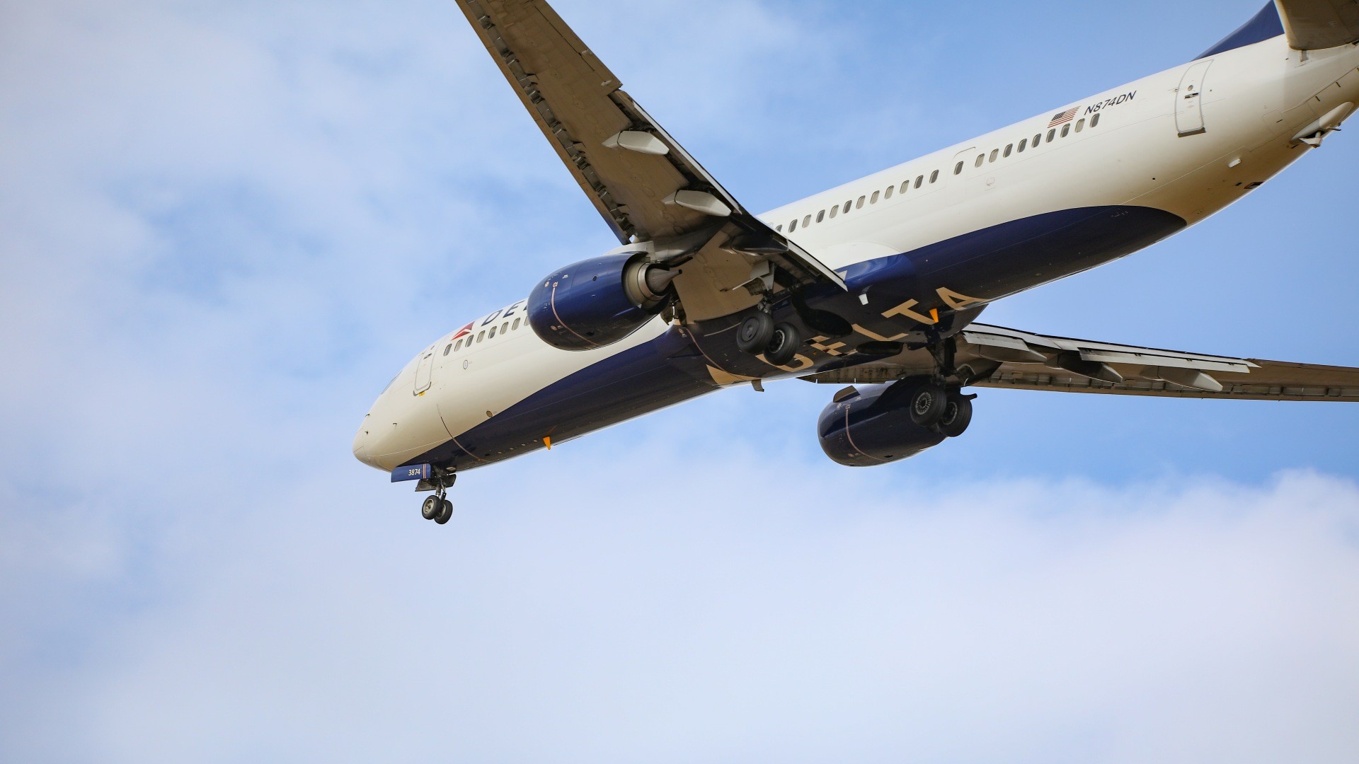 image of Delta Airlines in the sky