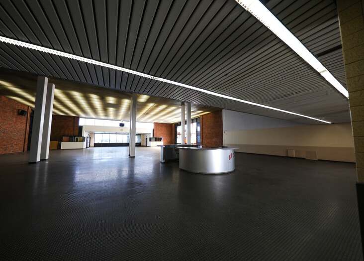 Terminal 1 Interior 2