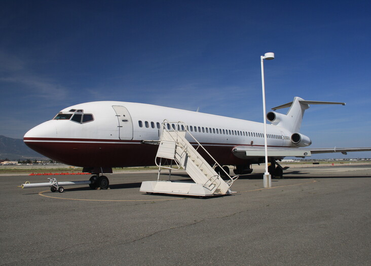 ONT airplane B727